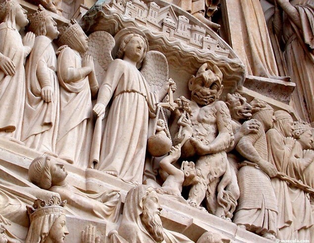 Leggende-Cattedrale-Notre-Parigi