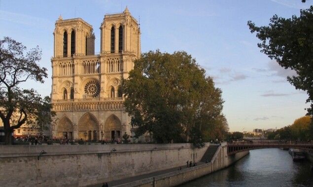 Notre-Dame-di-Parigi-Biscornet