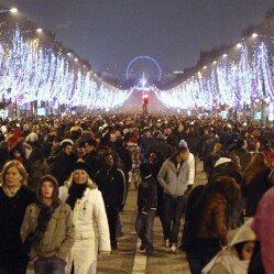 Parigi conferma il Capodanno sugli Champs-Elysées