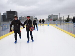 Pista di pattinaggio su ghiaccio grande arco la defense