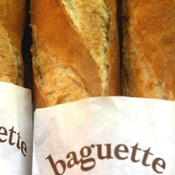 Spopola a Parigi il distributore di baguette