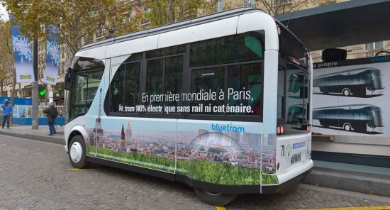 A Parigi si testa il Bluetram, tram elettrico senza binari