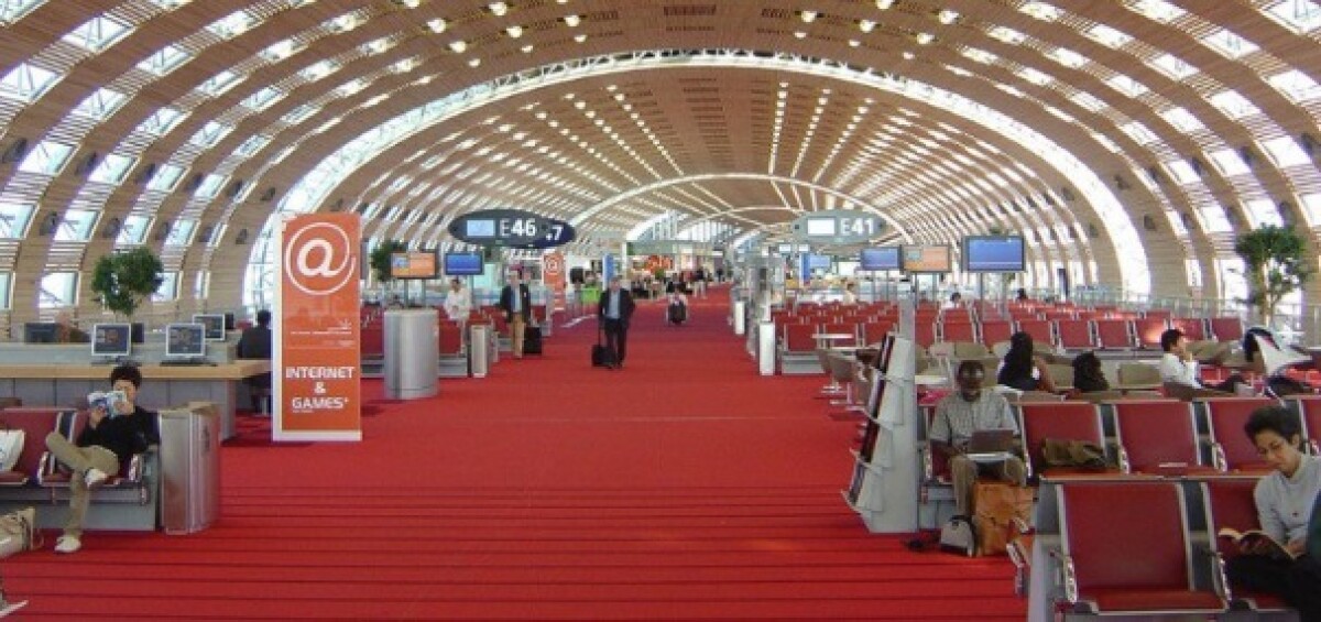 Taxi privato con autista italiano dall'Aeroporto Charles De Gaulle fino al centro di Parigi
