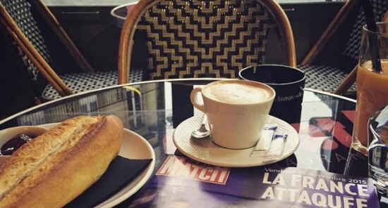 #Jesuisenterrasse e #Tousaubistrot: la rinascita di Parigi passa anche dai social