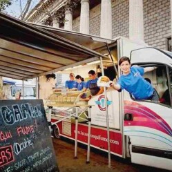 La Bateau qui fume è pronta a “salpare”: nasce a Parigi il fenomeno del foodboats