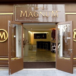 Magnum apre un Ice Bar a Parigi per tutta l’estate