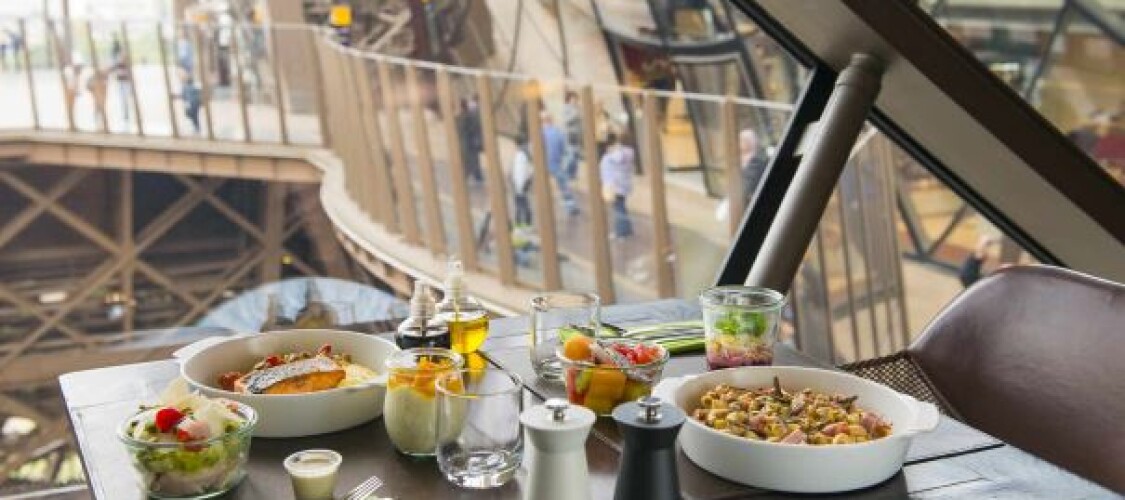 Pranzo sulla Torre Eiffel: prenota ora un tavolo da Madame Brasserie