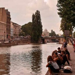 Canal Saint Martin: una passeggiata tutta parigina