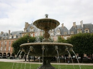 Place des Vosges fontana