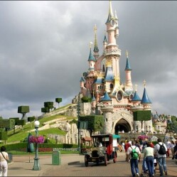 Disneyland Paris cerca personale, a maggio due audizioni in Italia