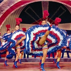 Cabaret a Parigi: Guida ai migliori spettacoli, dal Moulin Rouge al Crazy Horse 