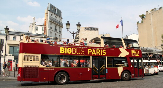 Visitare Parigi in bus turistico: Tutto su itinerari, fermate e prezzi
