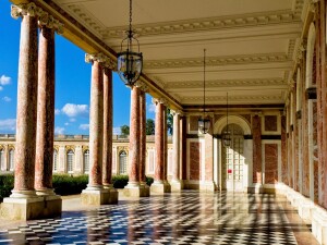 grand trianon loggia chateau versailles