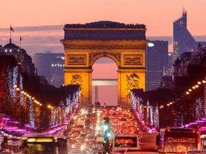 Champs Elysees foto di Loic Lagarde via flickr