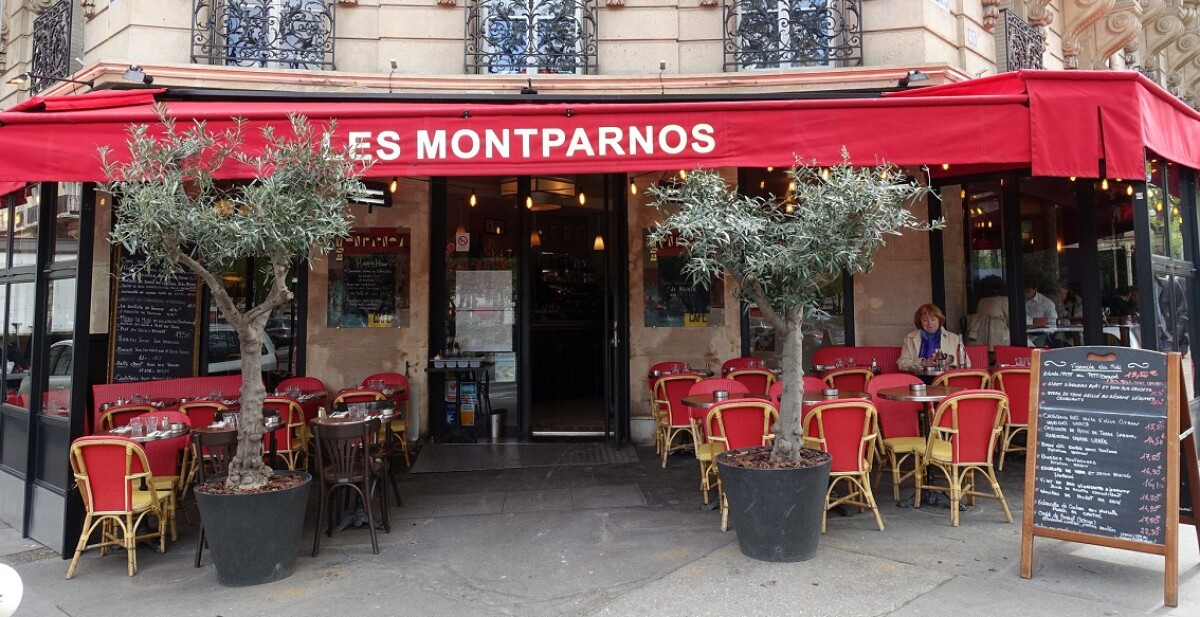 Esperienze gastronomiche top a Parigi: crociere gourmet, cene con vista Torre Eiffel, tour gastronomici e le migliori esperienze culinarie prenotabili