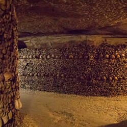 Cambio di look per le Catacombe di Parigi: ecco le novità