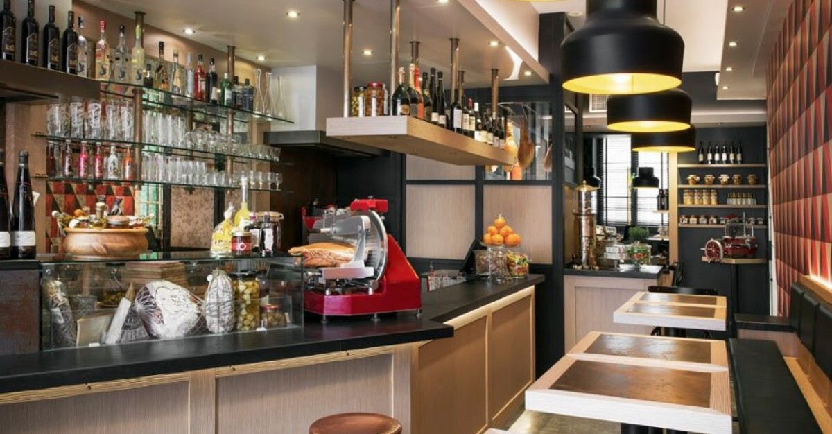 Esperienze gastronomiche top a Parigi: crociere gourmet, cene con vista Torre Eiffel, tour gastronomici e le migliori esperienze culinarie prenotabili