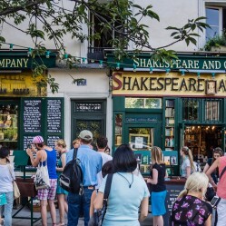 Shakespeare and Company, libreria, caffé e residenza di artisti
