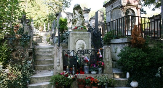 Cimiteri di Parigi, una passeggiata tra le tombe delle celebrità