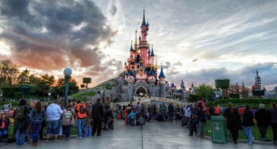 Parco Disneyland Paris - Il castello incantato e le scenografie dei cartoni 