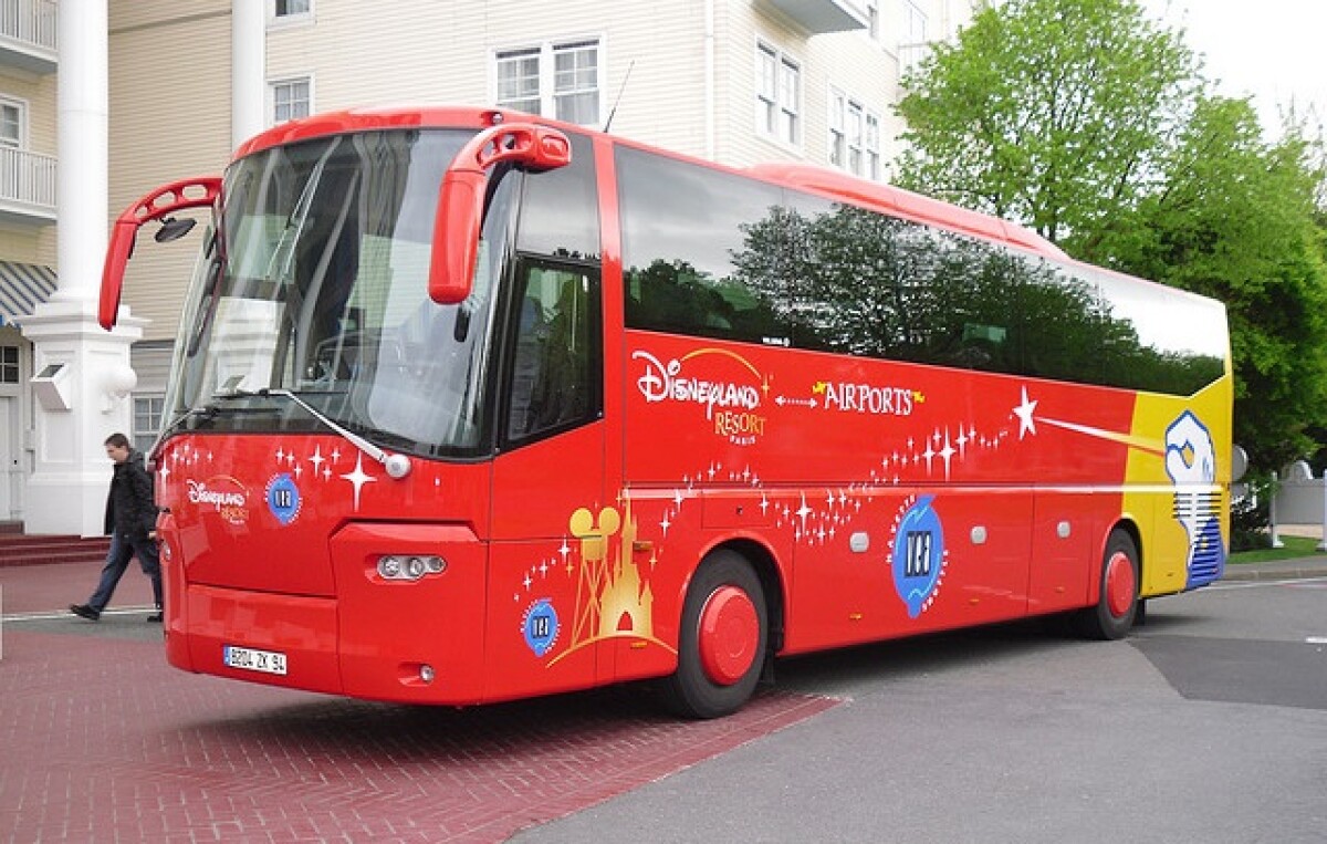 Navette, transfer privati e soluzioni comode per raggiungere Disneyland Paris direttamente dal centro di Parigi