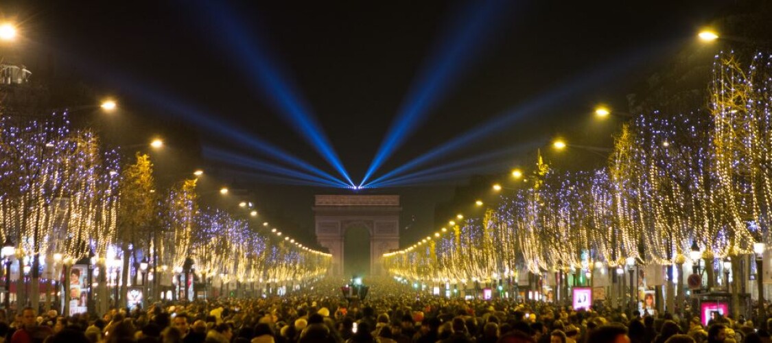 Crociere sulla Senna, spettacoli e veglioni di Capodanno a Parigi