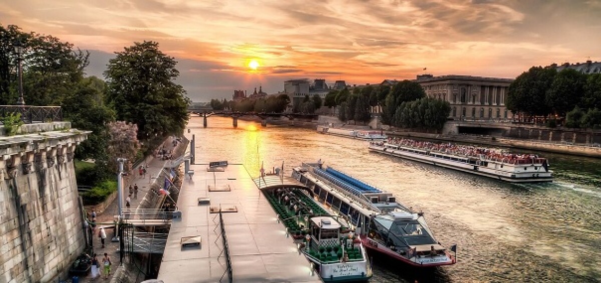 Cena romantica o tour panoramico? Abbiamo scelto per te le esperienze più belle da vivere sulla Senna