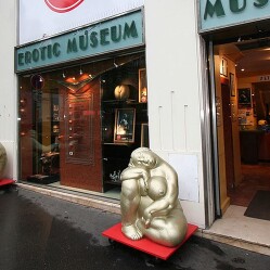 Il Museo dell'erotismo di Parigi venderà all'asta le sue collezioni