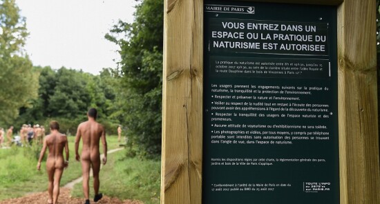 Apre a Parigi la prima area per nudisti e naturisti