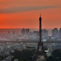 Parigi saluta la Tour Eiffel: Sarà trasferita a Dubai per Expo2020