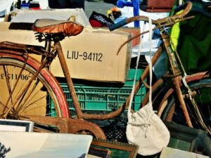 Mercatino-delle-Pulci-Parigi-bicicletta