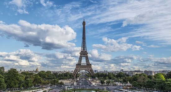 Torre Eiffel - Visita l'icona di Parigi nel mondo