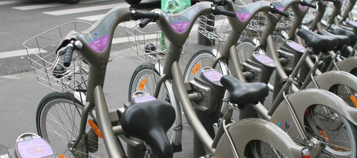 Scopri Parigi su due ruote: la nostra selezione di tour, noleggi e attività per vivere al meglio la città in bici